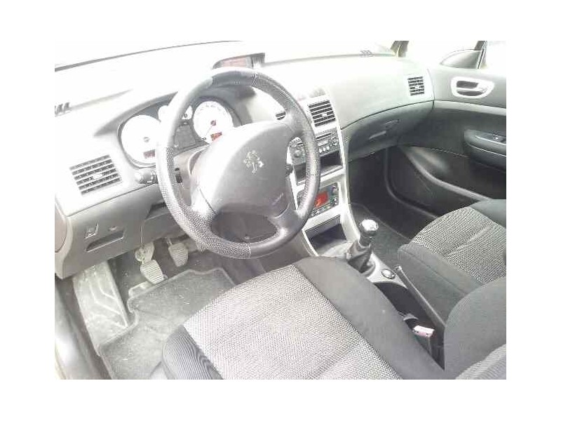 peugeot 307 berlina (s2) del año 2005