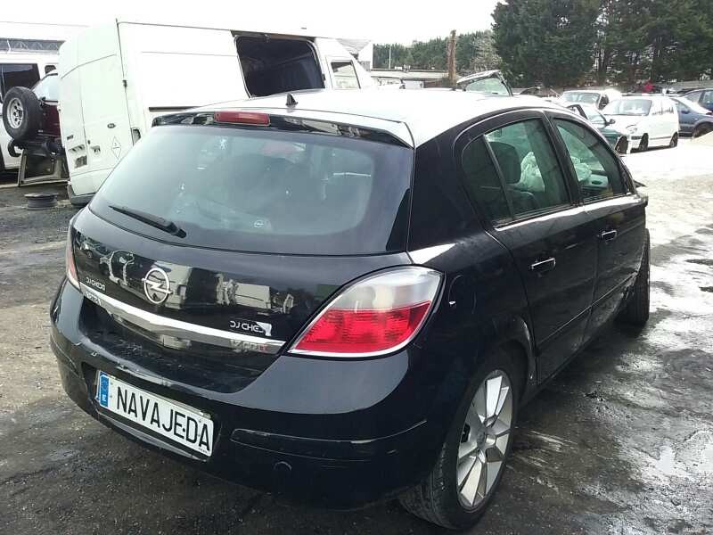 opel astra h berlina del año 2005