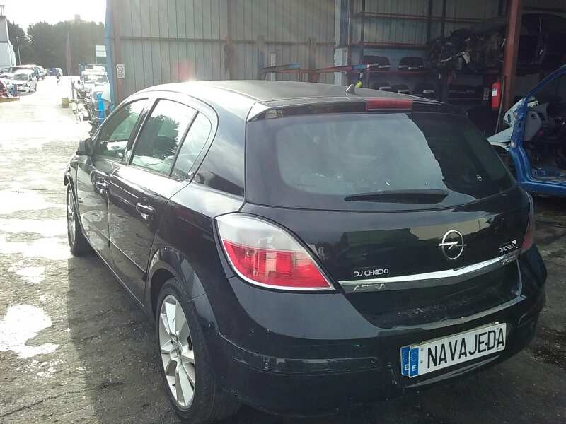 opel astra h berlina del año 2005