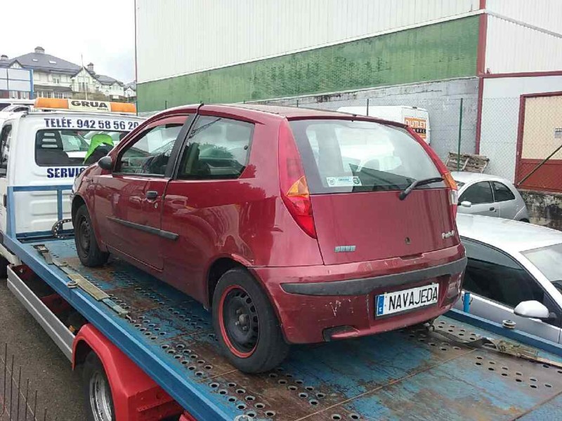 fiat punto berlina (188) del año 2001