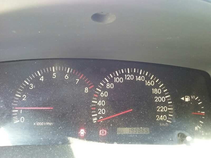 toyota corolla verso (e12) del año 2001