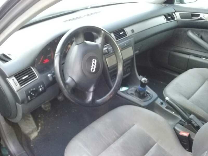 audi a6 berlina (4b2) del año 2000
