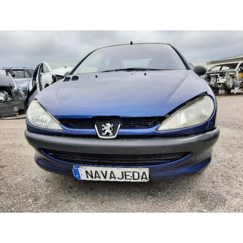 peugeot 206 berlina del año 2001