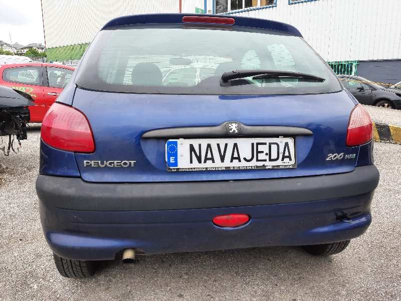 peugeot 206 berlina del año 2001