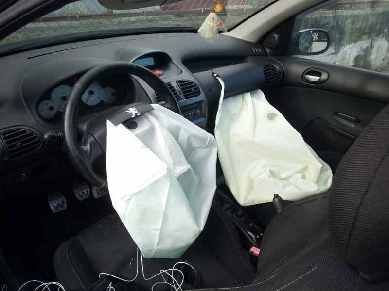 peugeot 206 berlina del año 2003