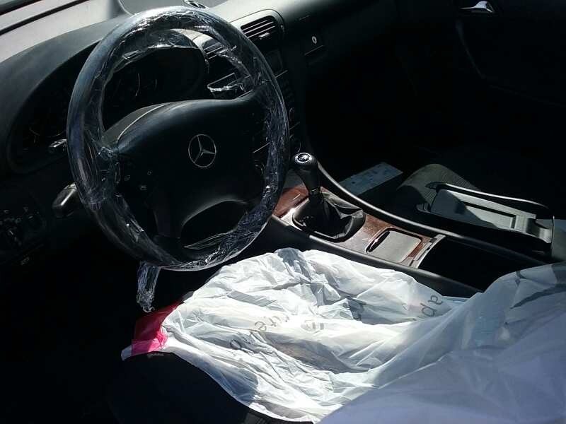 mercedes-benz clase c (w203) berlina del año 2006