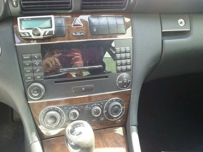 mercedes-benz clase c (w203) berlina del año 2006