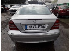 mercedes-benz clase c (w203) berlina del año 2001