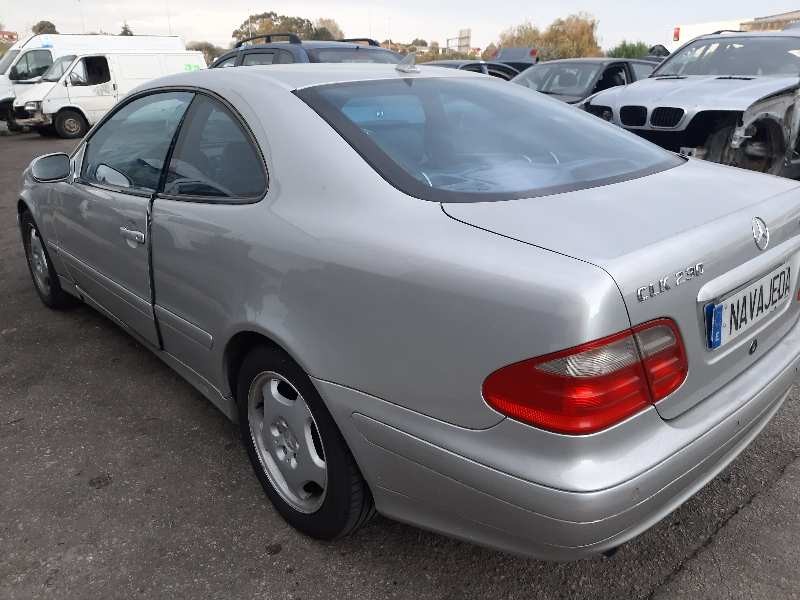 mercedes-benz clase clk (w208) coupe del año 2000