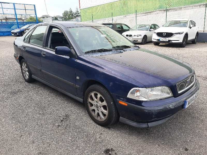 volvo s40 berlina del año 2000