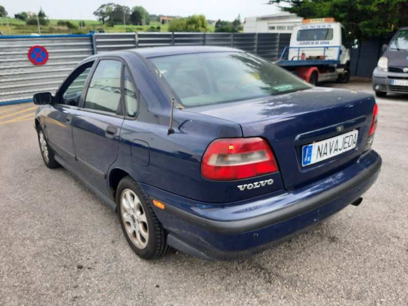 volvo s40 berlina del año 2000