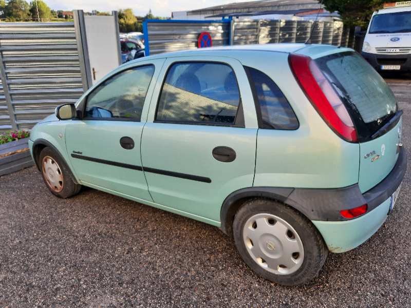 opel corsa c del año 2001