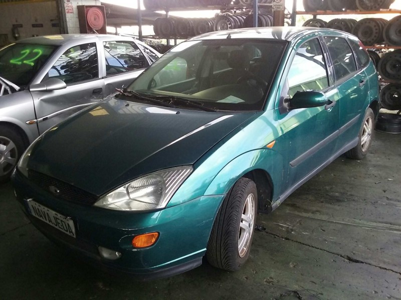 ford focus berlina (cak) del año 2001