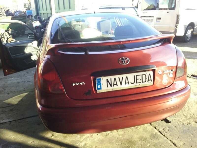 toyota corolla (e11) del año 2001