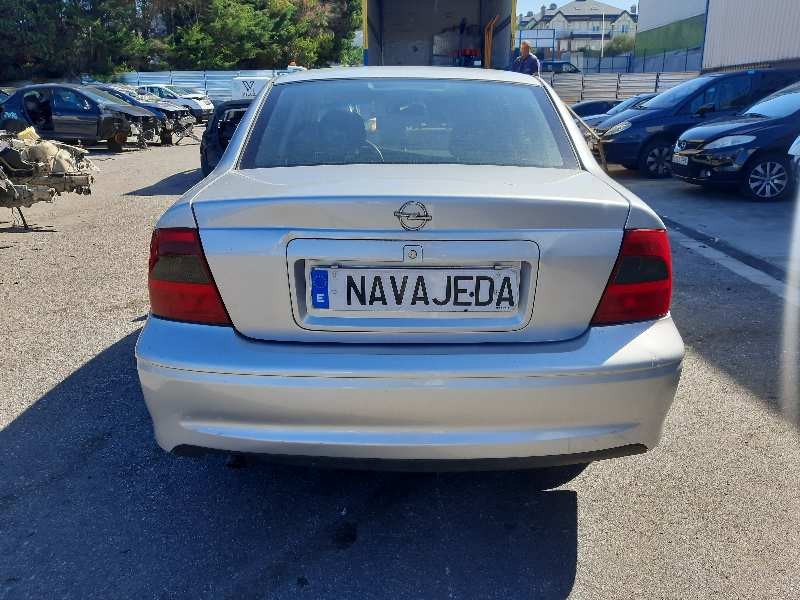 opel vectra b berlina del año 2001