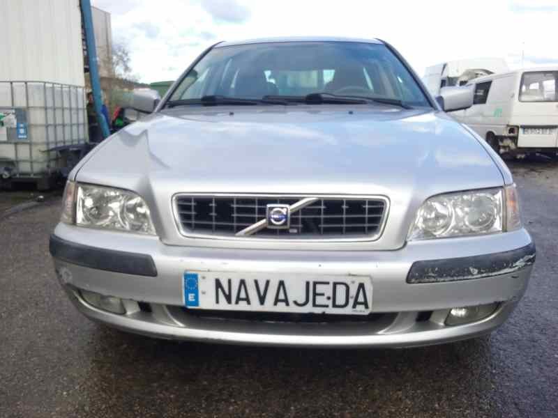 volvo v40 familiar del año 2003