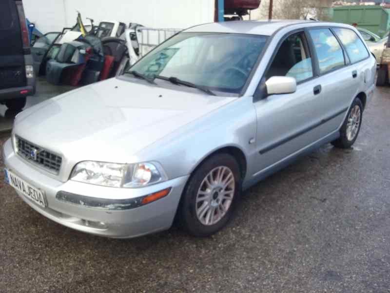 volvo v40 familiar del año 2003
