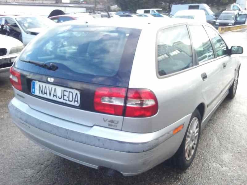 volvo v40 familiar del año 2003