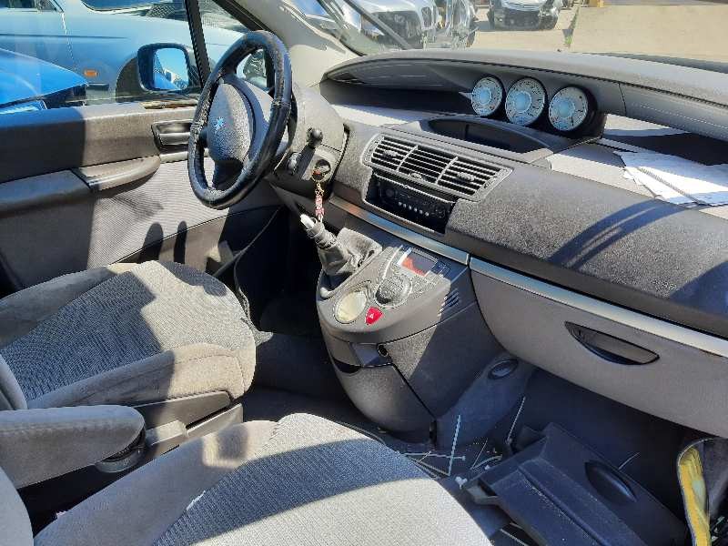 peugeot 807 del año 2006