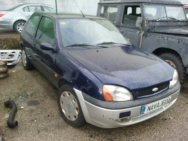 ford fiesta berlina (dx) del año 2001