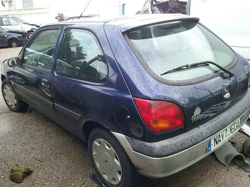 ford fiesta berlina (dx) del año 2001