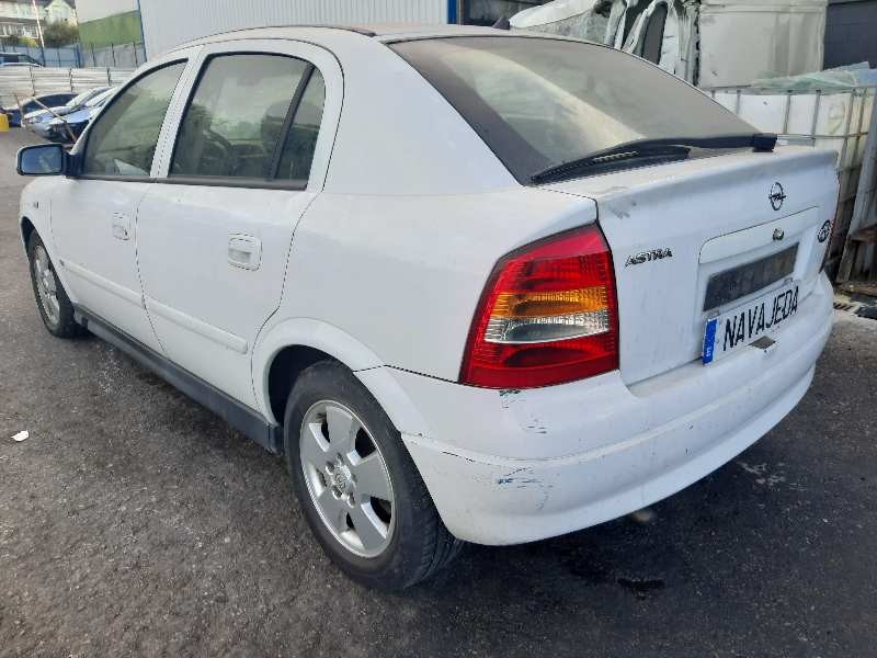 opel astra g berlina del año 2003