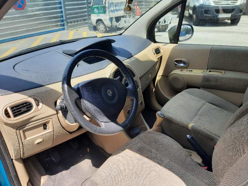 renault modus del año 2004