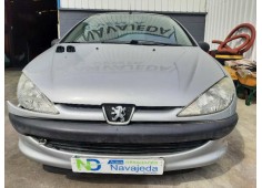 peugeot 206 berlina del año 2001