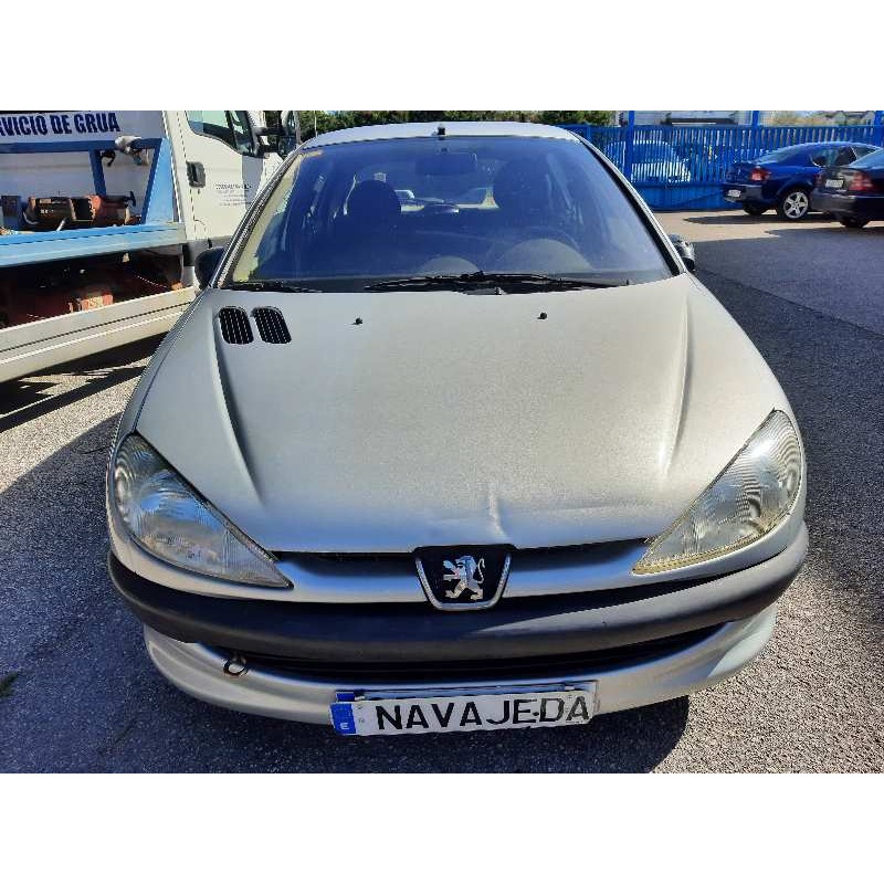 peugeot 206 berlina del año 2002