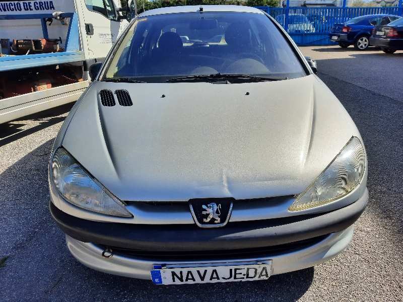 peugeot 206 berlina del año 2002