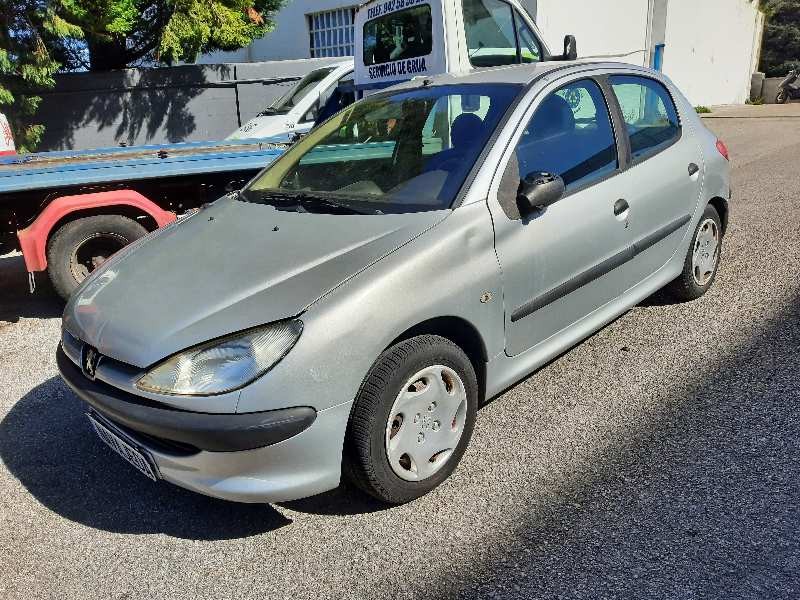 peugeot 206 berlina del año 2002