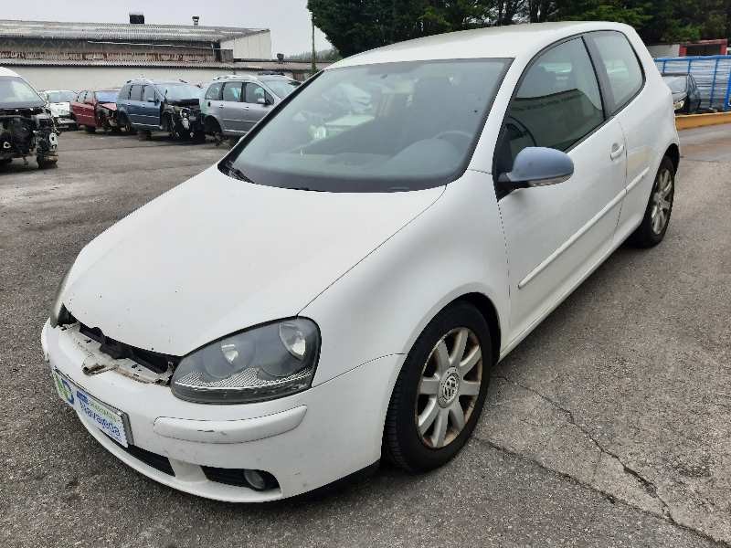 volkswagen golf v berlina (1k1) del año 2004