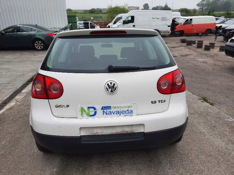 volkswagen golf v berlina (1k1) del año 2004