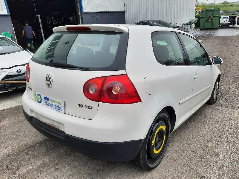 volkswagen golf v berlina (1k1) del año 2004