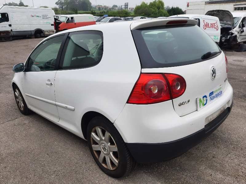 volkswagen golf v berlina (1k1) del año 2004