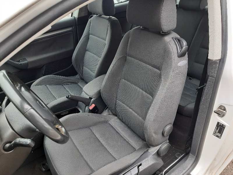 volkswagen golf v berlina (1k1) del año 2004