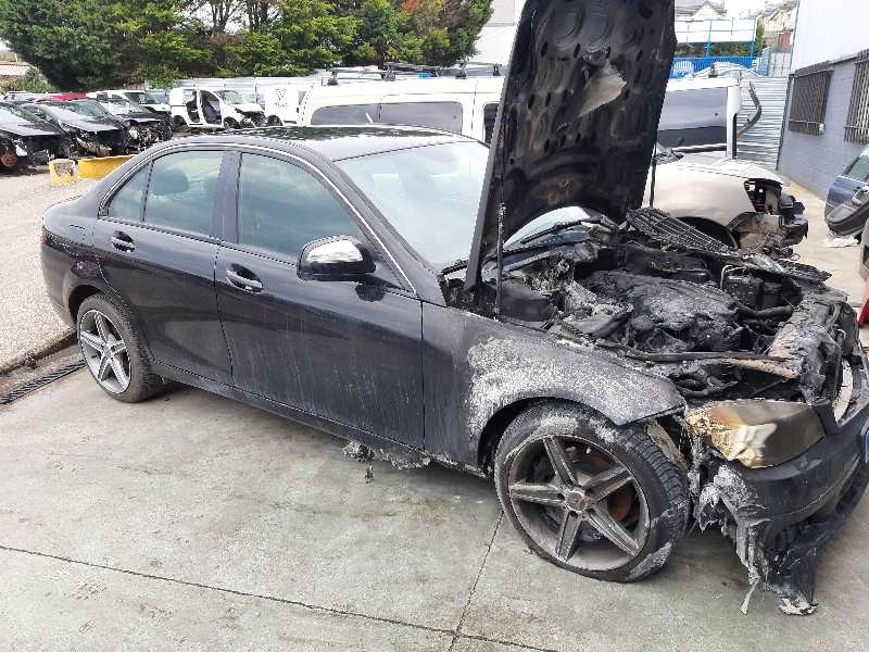 mercedes-benz clase c (w204) berlina del año 2007