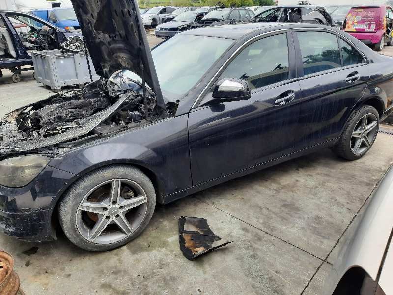 mercedes-benz clase c (w204) berlina del año 2007