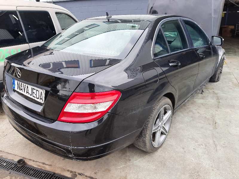 mercedes-benz clase c (w204) berlina del año 2007