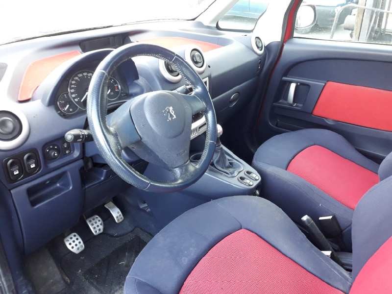 peugeot 1007 del año 2006