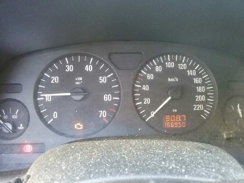 opel astra g berlina del año 2002