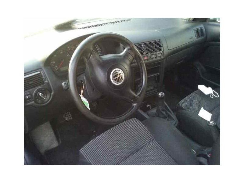 volkswagen golf iv berlina (1j1) del año 2001