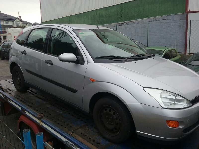 ford focus berlina (cak) del año 2001