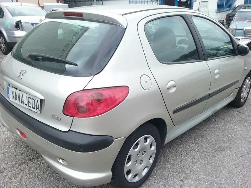 peugeot 206 berlina del año 2004