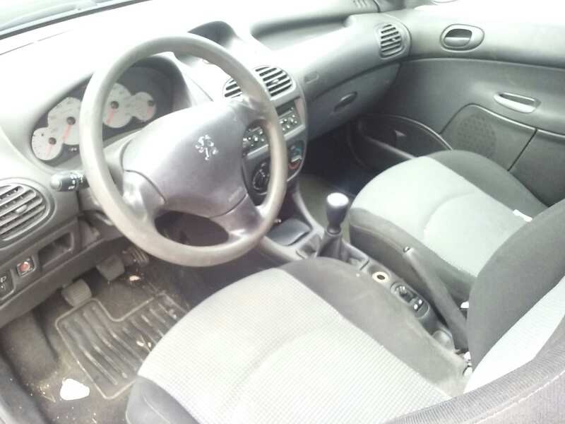 peugeot 206 berlina del año 2004