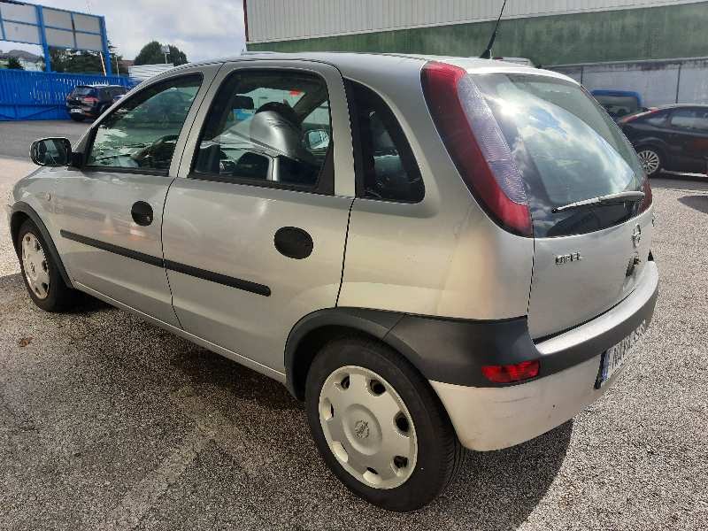 opel corsa c del año 2001