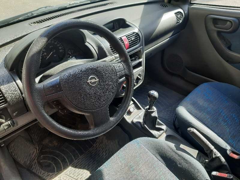 opel corsa c del año 2001