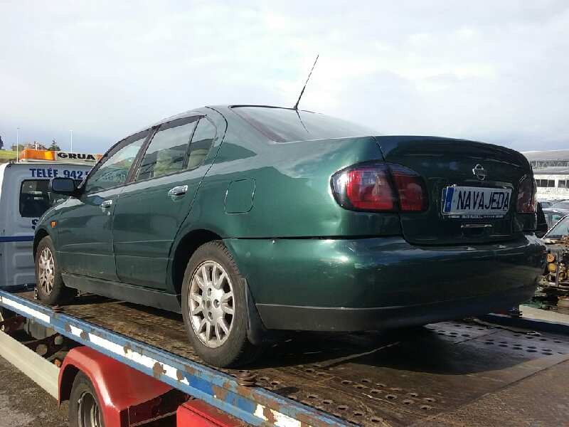 nissan primera berlina (p11) del año 2000