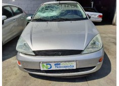 ford focus berlina (cak) del año 2001