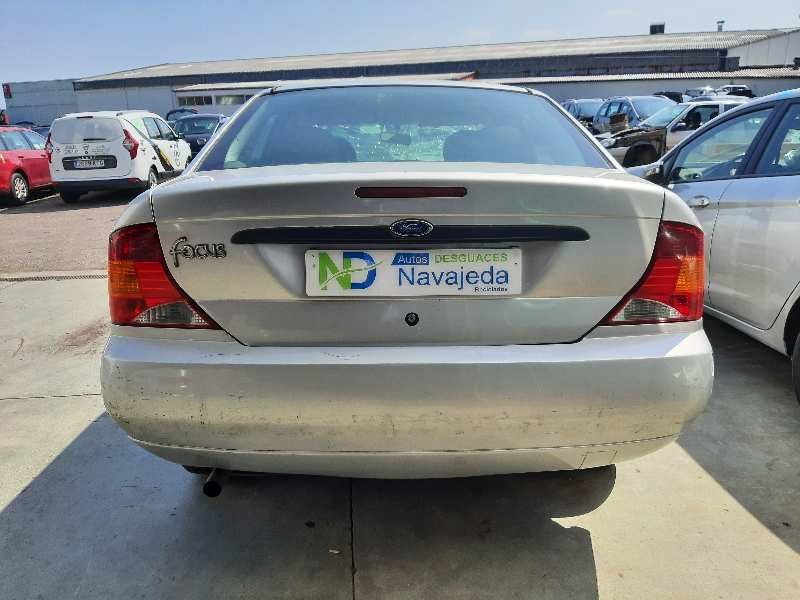 ford focus berlina (cak) del año 2001